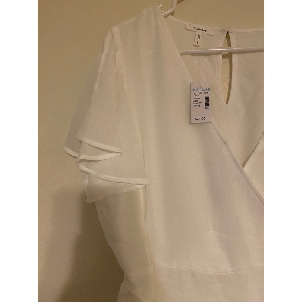 White Dress. - Picture 2 of 3